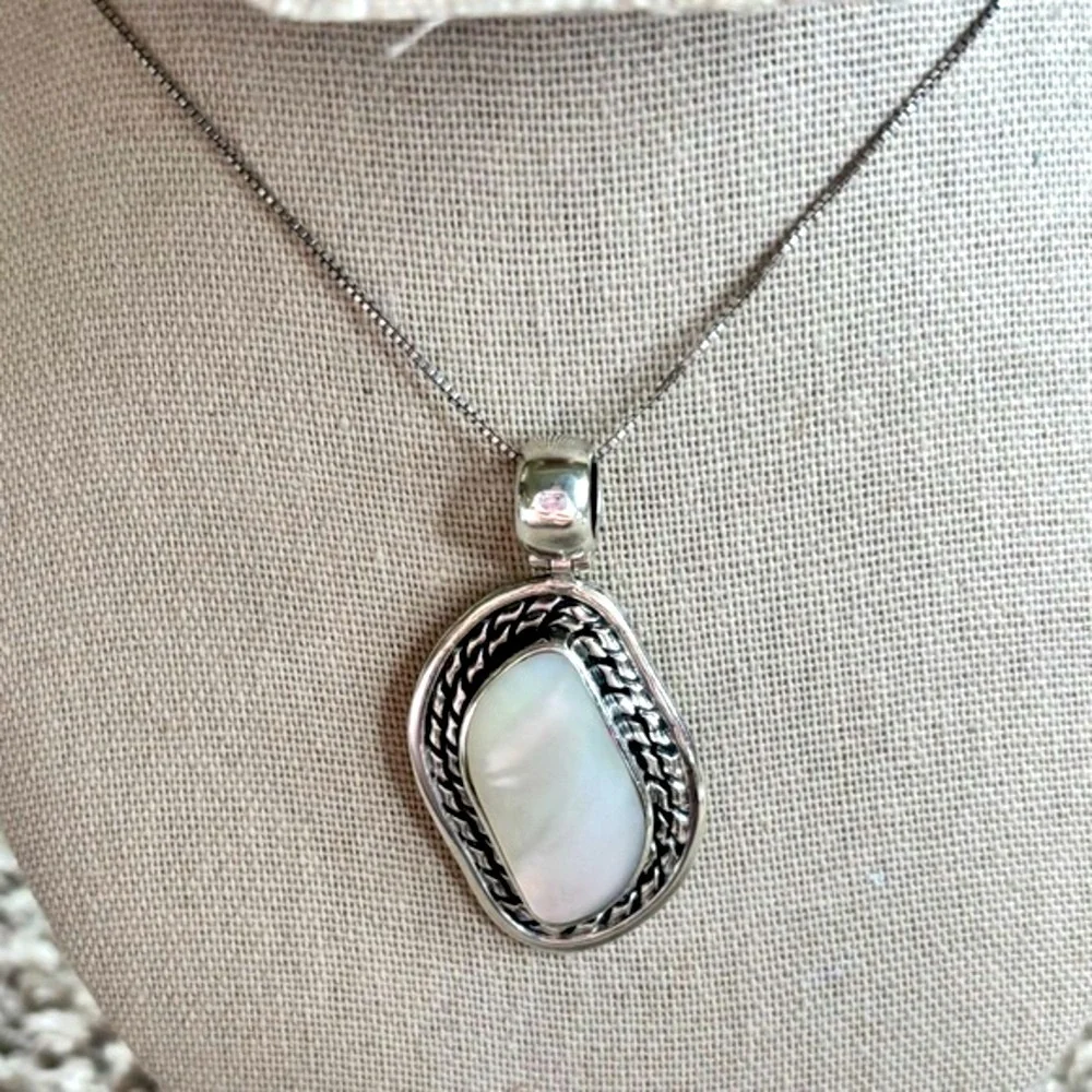 950 Silver MOP Mother Pearl Statement Pendant Necklace Asymmetrical Boho Coastal - Picture 4 of 10